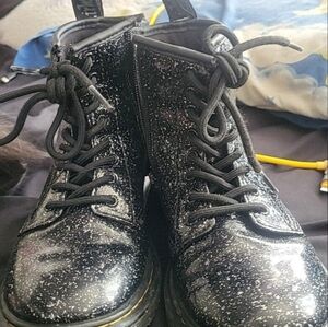 Girls Dr. Martens
